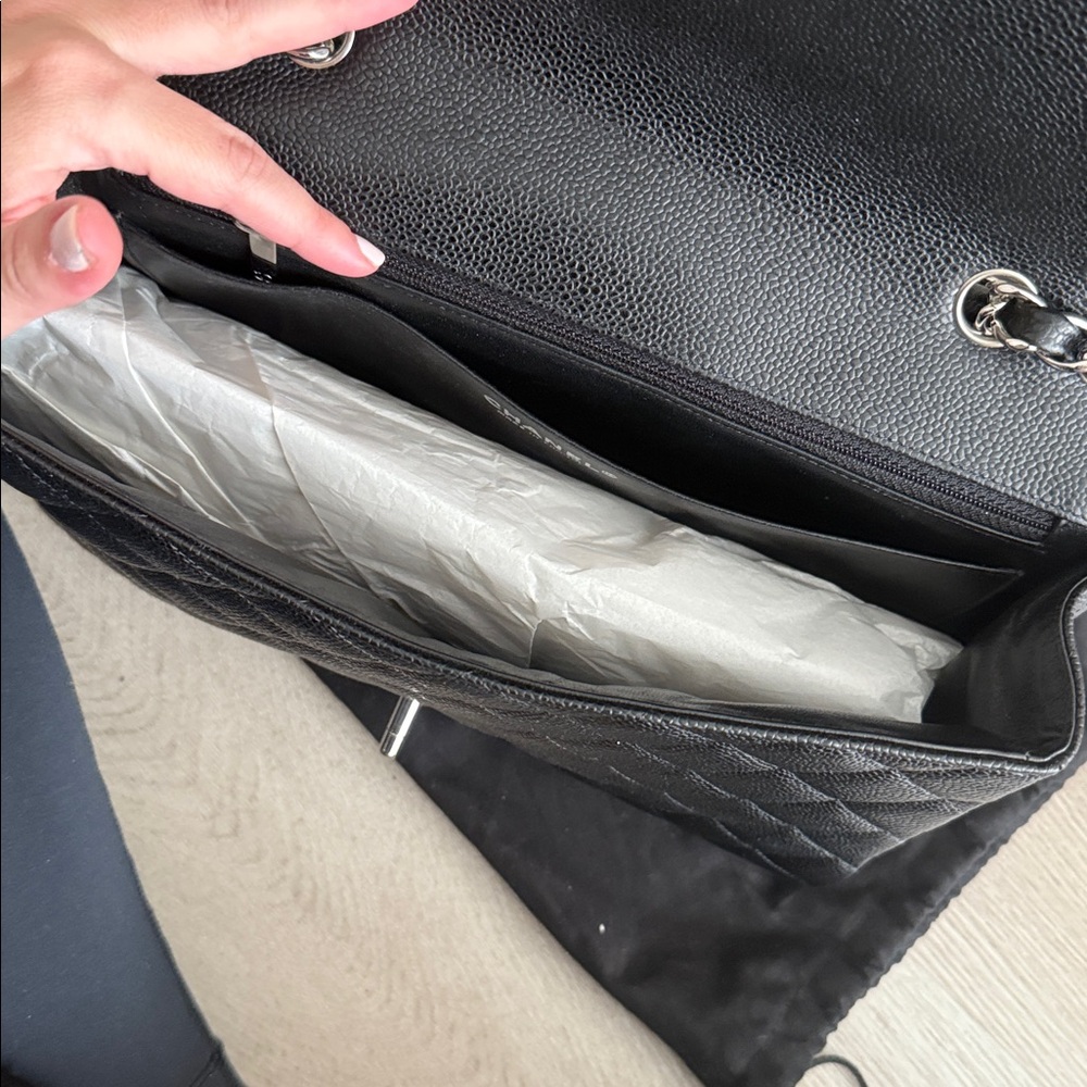 Chanel Pebbled Leather Jumbo Classic Bag - Picture 7 of 12
